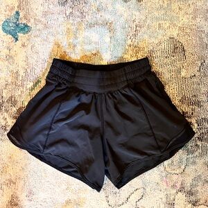LULULEMON HOTTY HOT SHORTS
